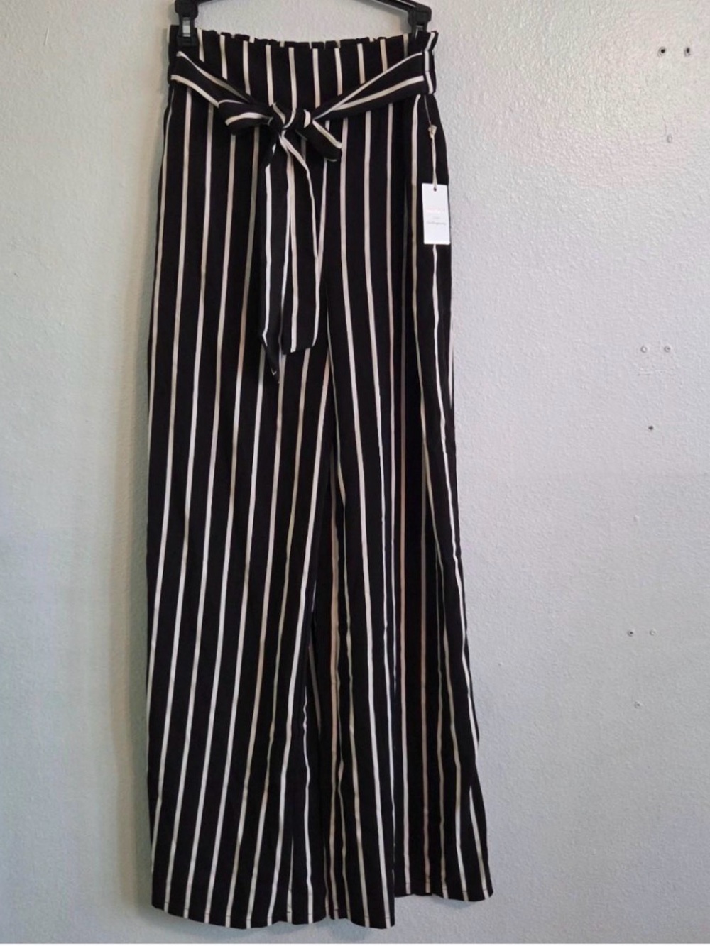 Wide-Leg High-Waist Stripe Pants with Tie Belt - Black/White